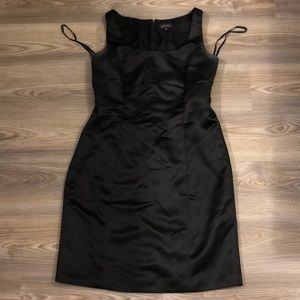 Tahari size 12 Women’s Black Silky Zip Dress